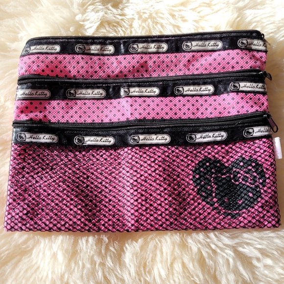 Free✨️Hello kitty vintage pouch 3 zipper compartments - Picture 1 of 7